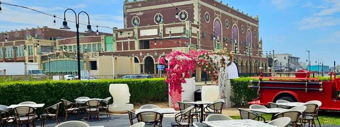 Dining at the Berkeley Hotel - The Berkeley Backyard