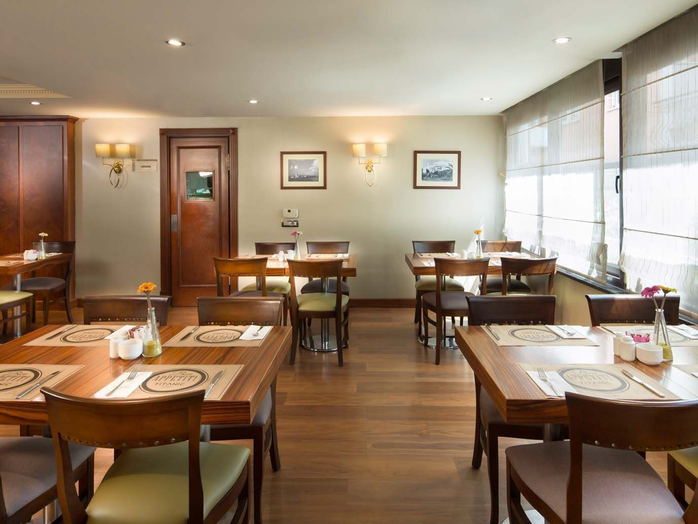 The dining area in Alesta Restaurant at Titanic Comfort Sisli