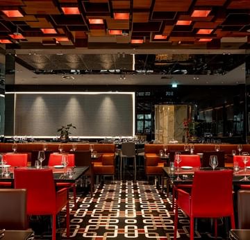 Counter by dining area in The Main by Beef Grill Club at Titanic Gendarmenmarkt Berlin