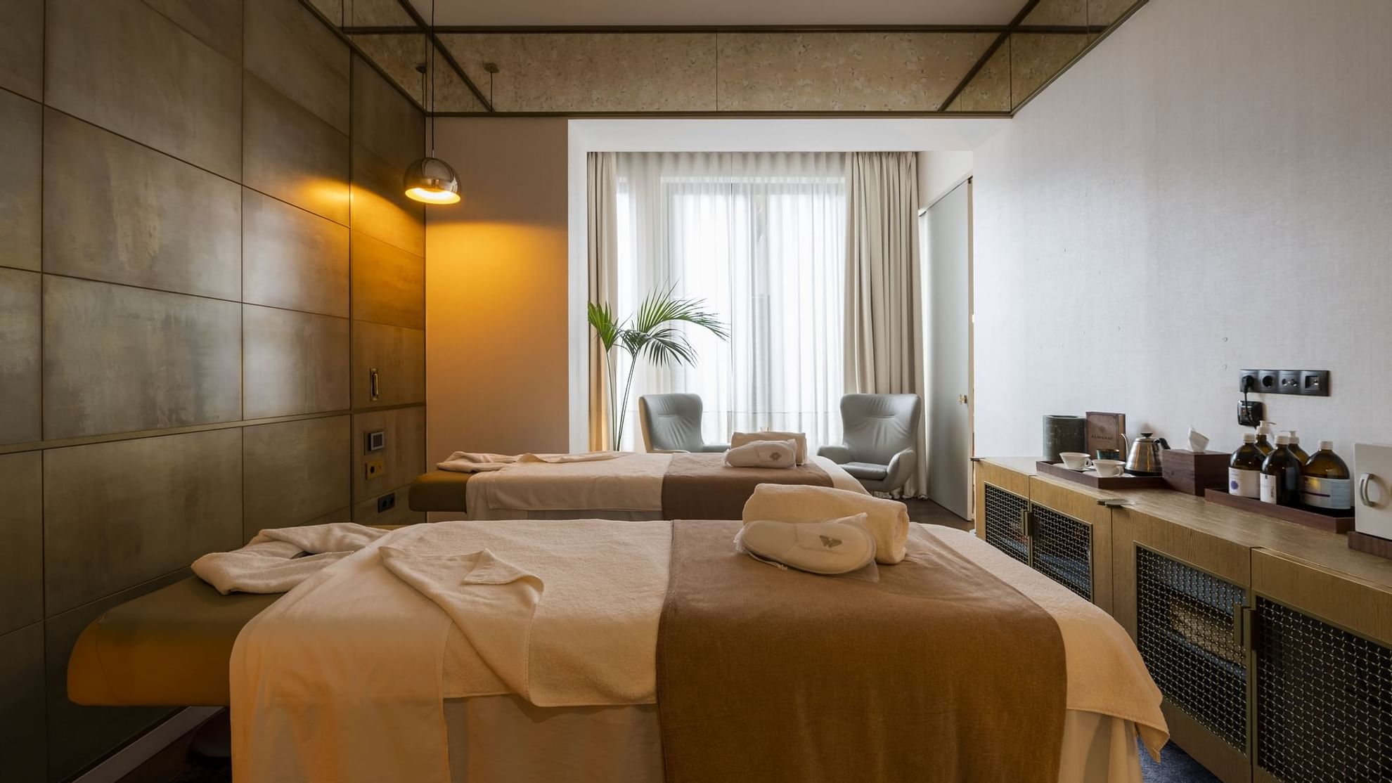 massage-room