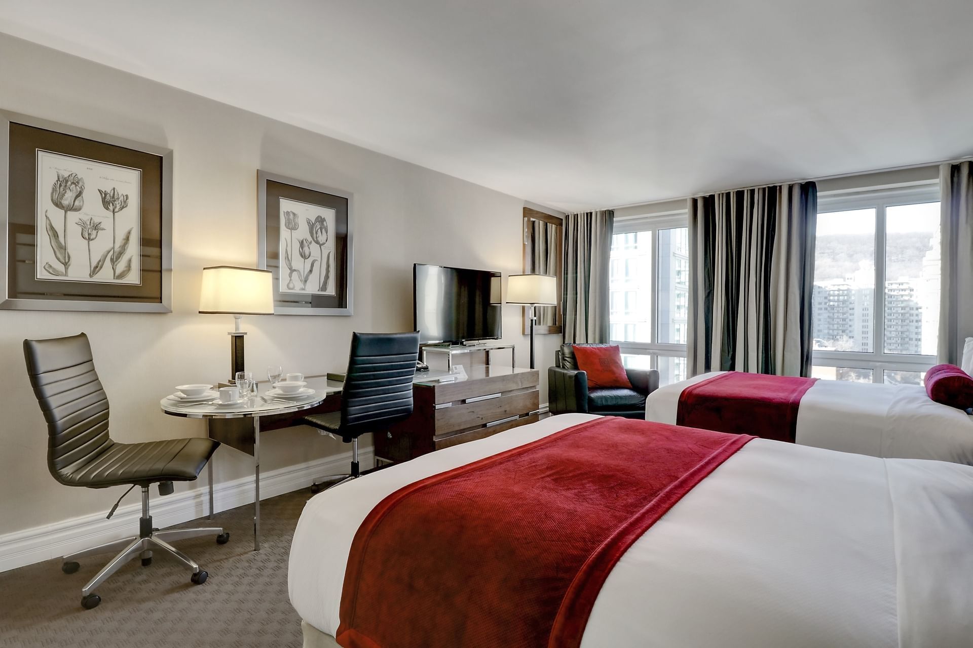 Deluxe Studio 2 Queen beds | Le Cantlie Suites Accommodation