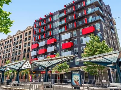 Student Living - 740 Swanston Exterior