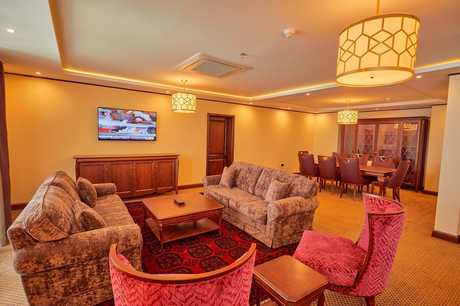 Lounge area in Presidential Suite at Goma Serena Hotel