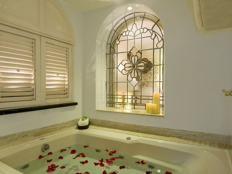 Rose petals in bathtub for honeymoon at Grand Fiesta Americana