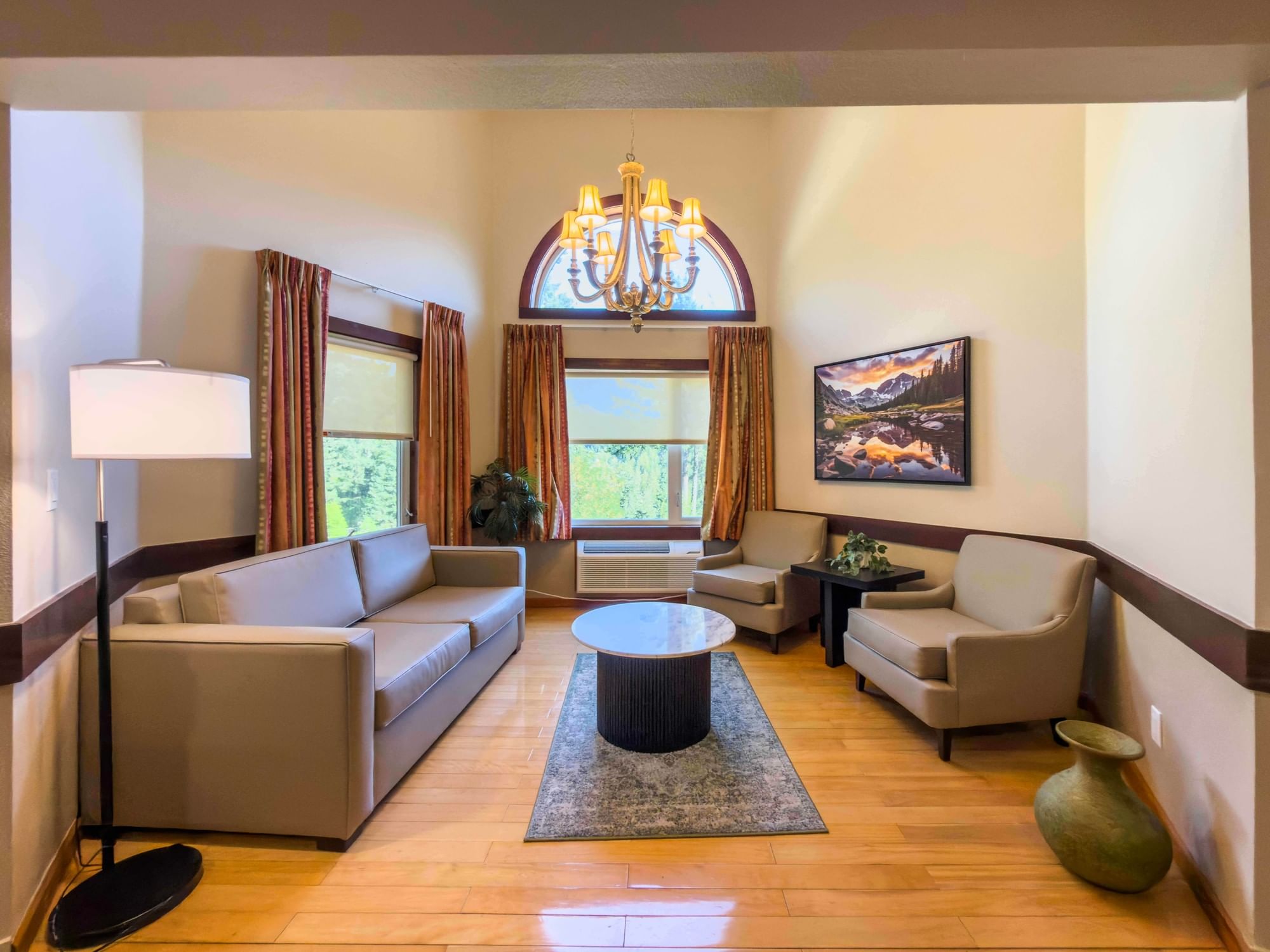 King suite with hot tub