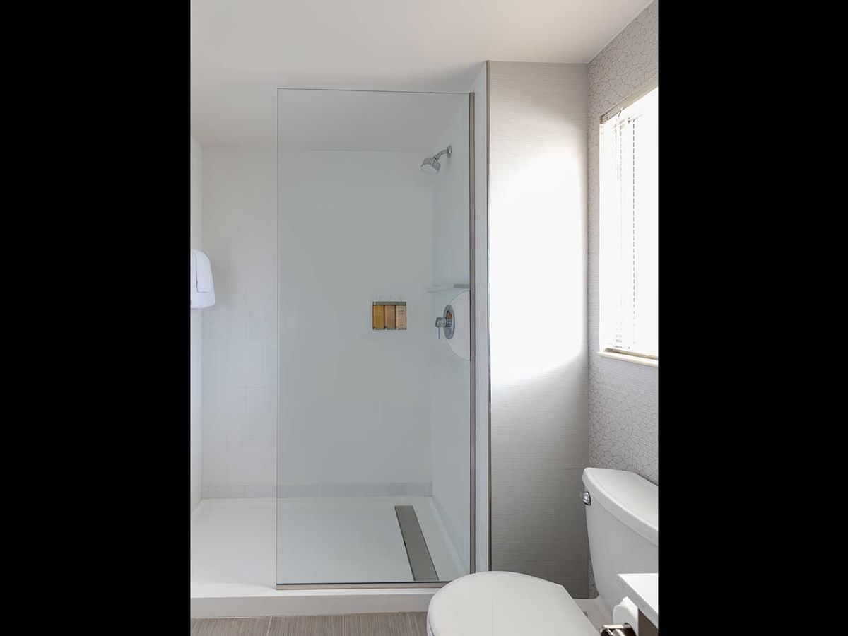 Coast Premium Two Queens with Harbor View - Bathroom