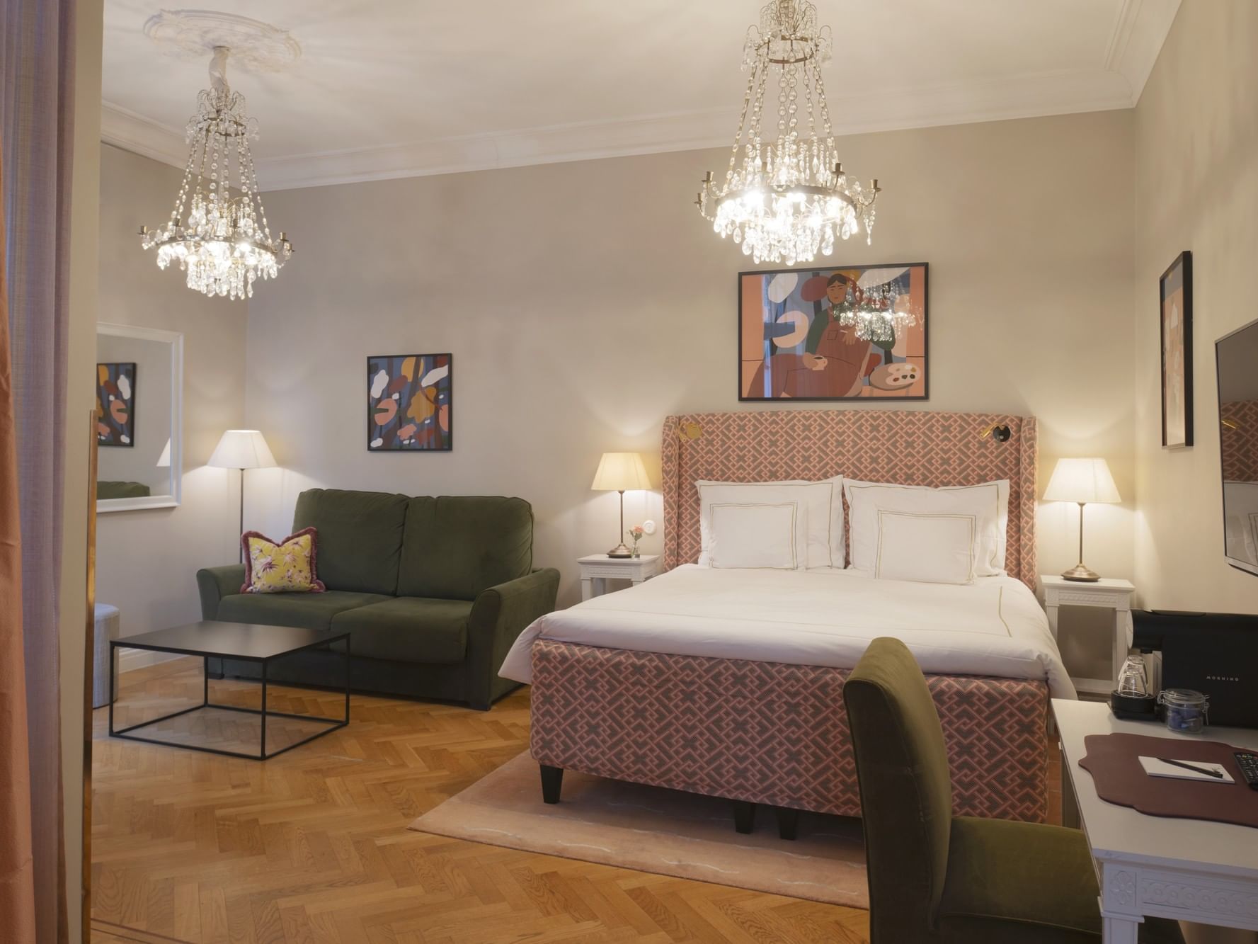 Juinor suite courtyard