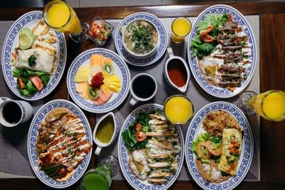 Served full-course meals with drinks, Fonda De, Araiza San Luis