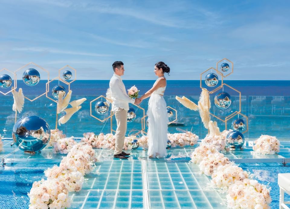 pareja en su boda en puerto vallarta