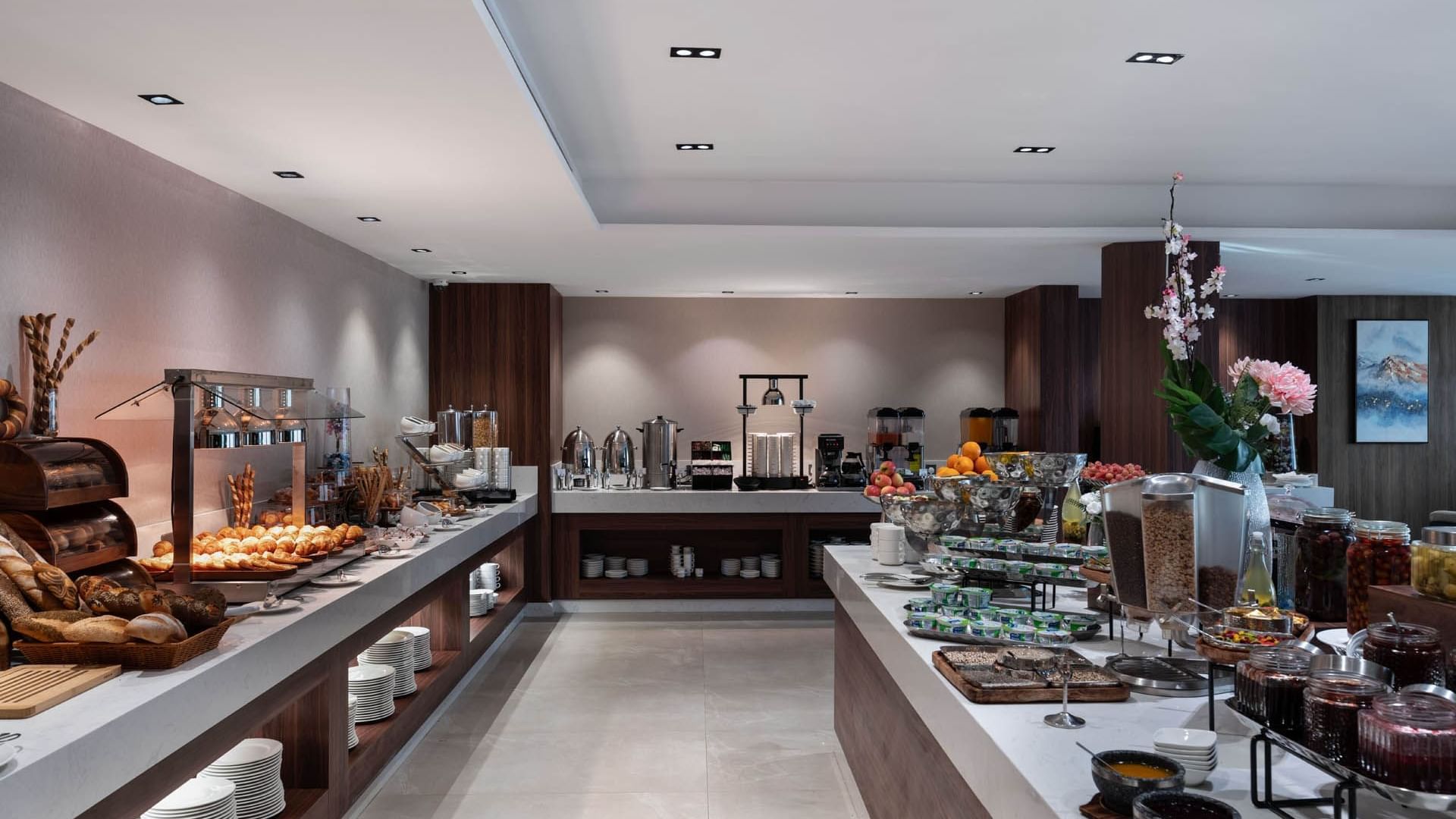 Buffet area in Rosa Restaurant at Warwick Hotels & Resorts