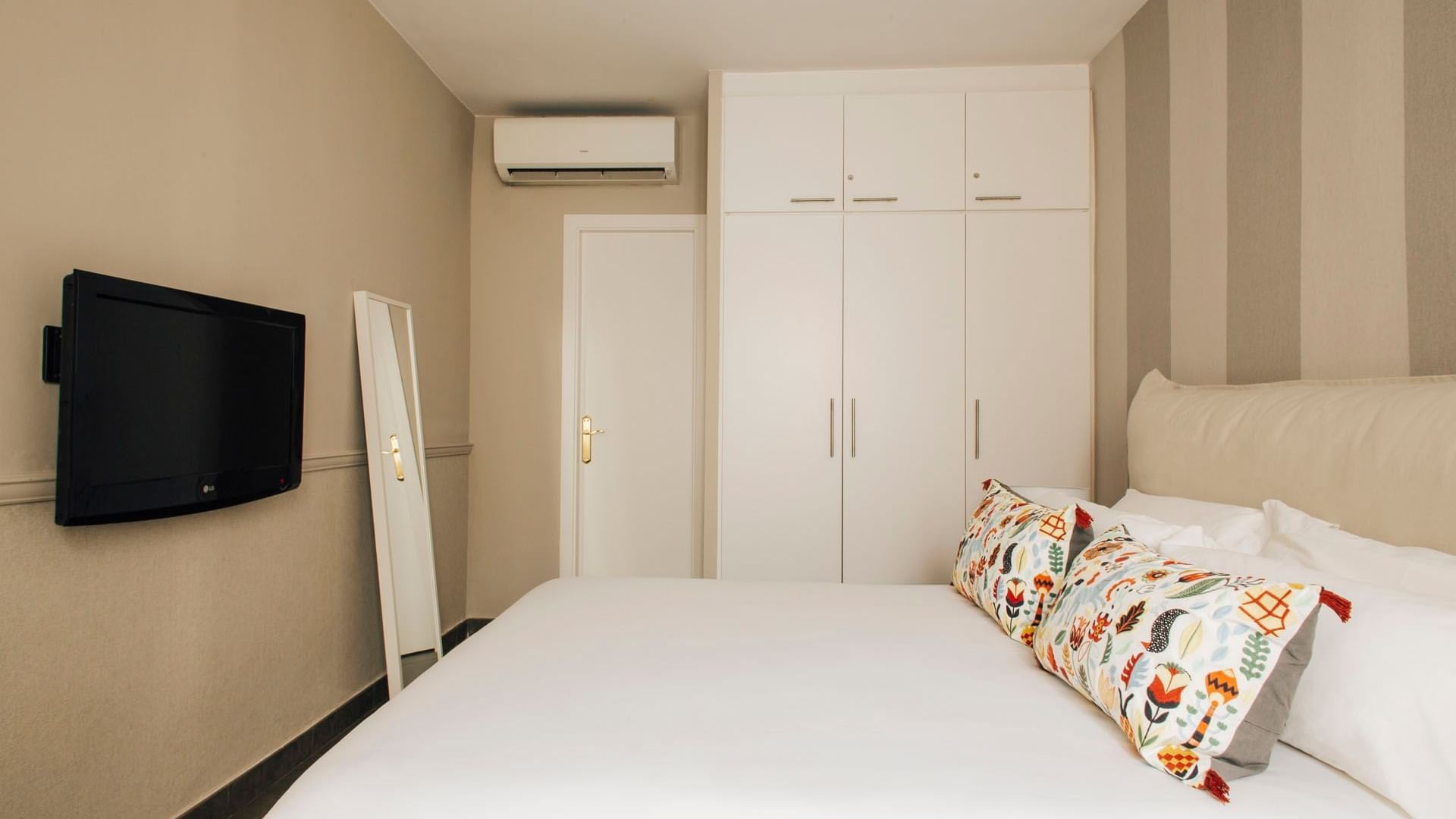 Deluxe Apartment at Val Apartments