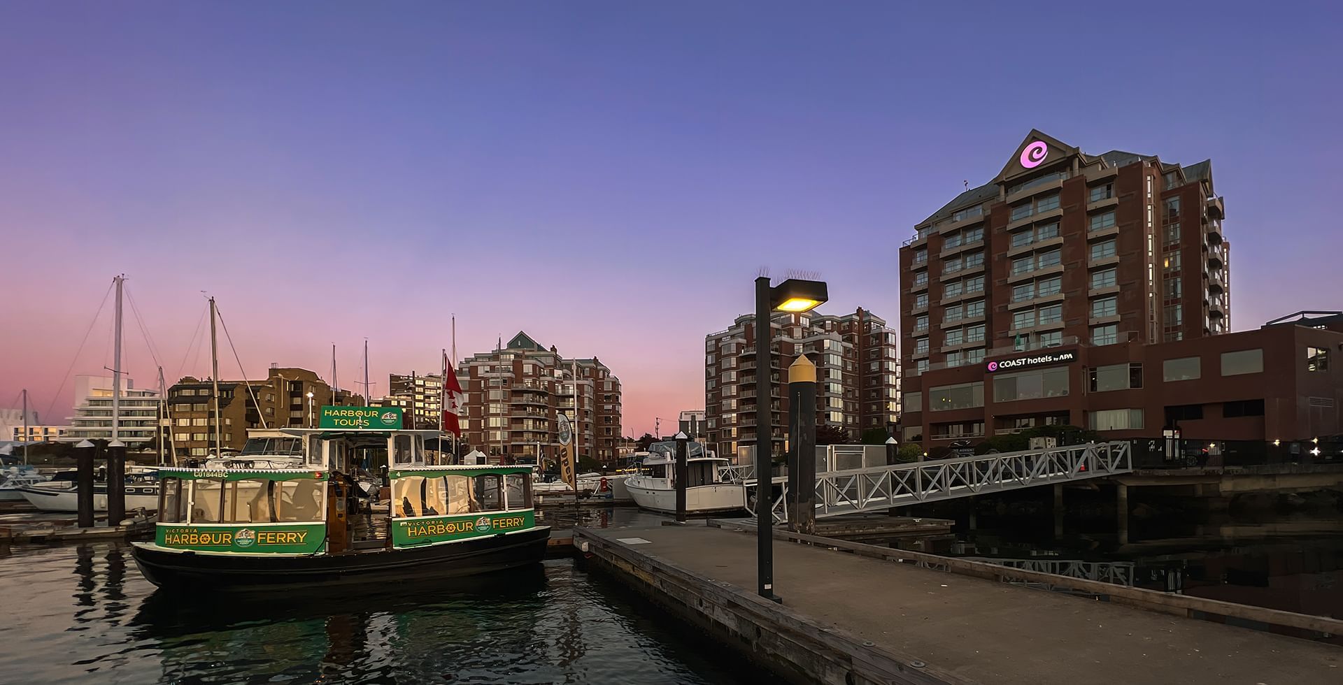 Victoria, Canada in Midst of Real-Estate Frenzy, image size:1920x980