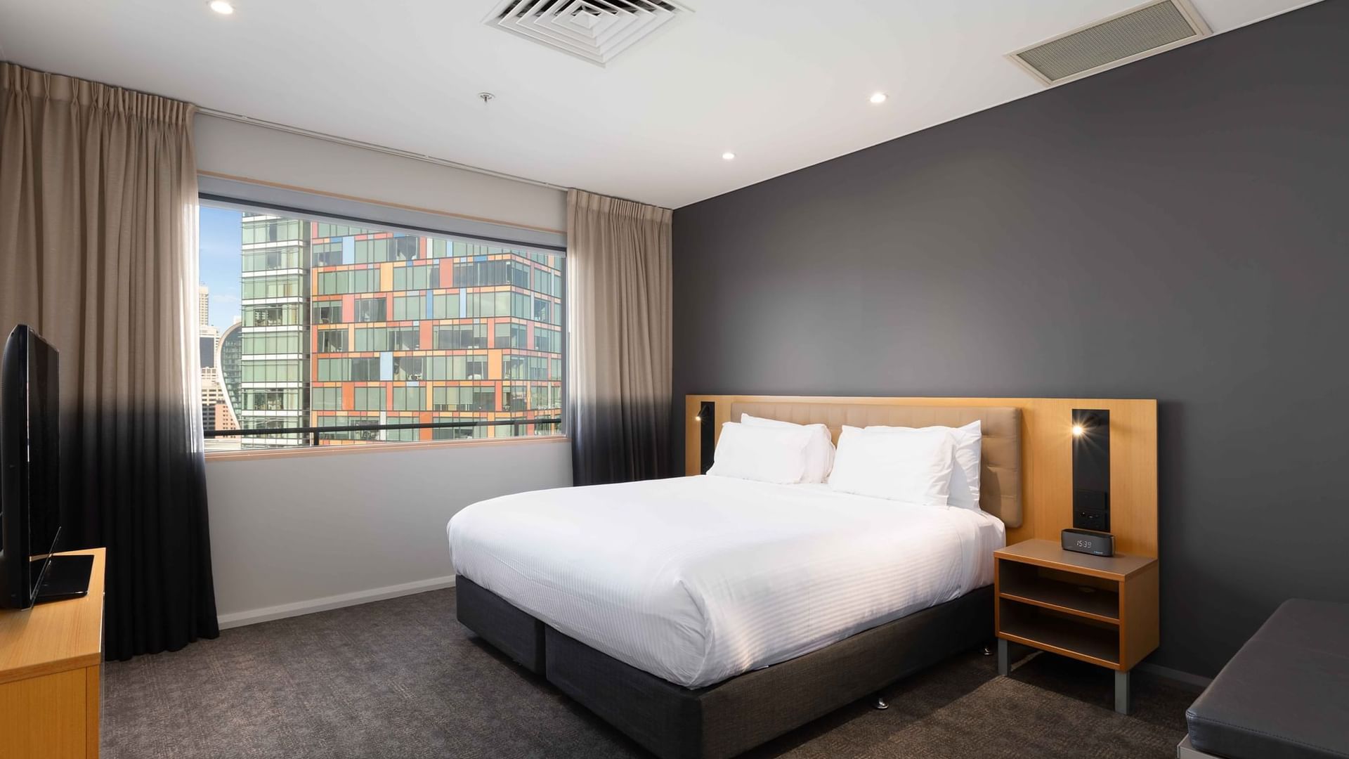 Novotel Sydney Darling Harbour Accommodation Room