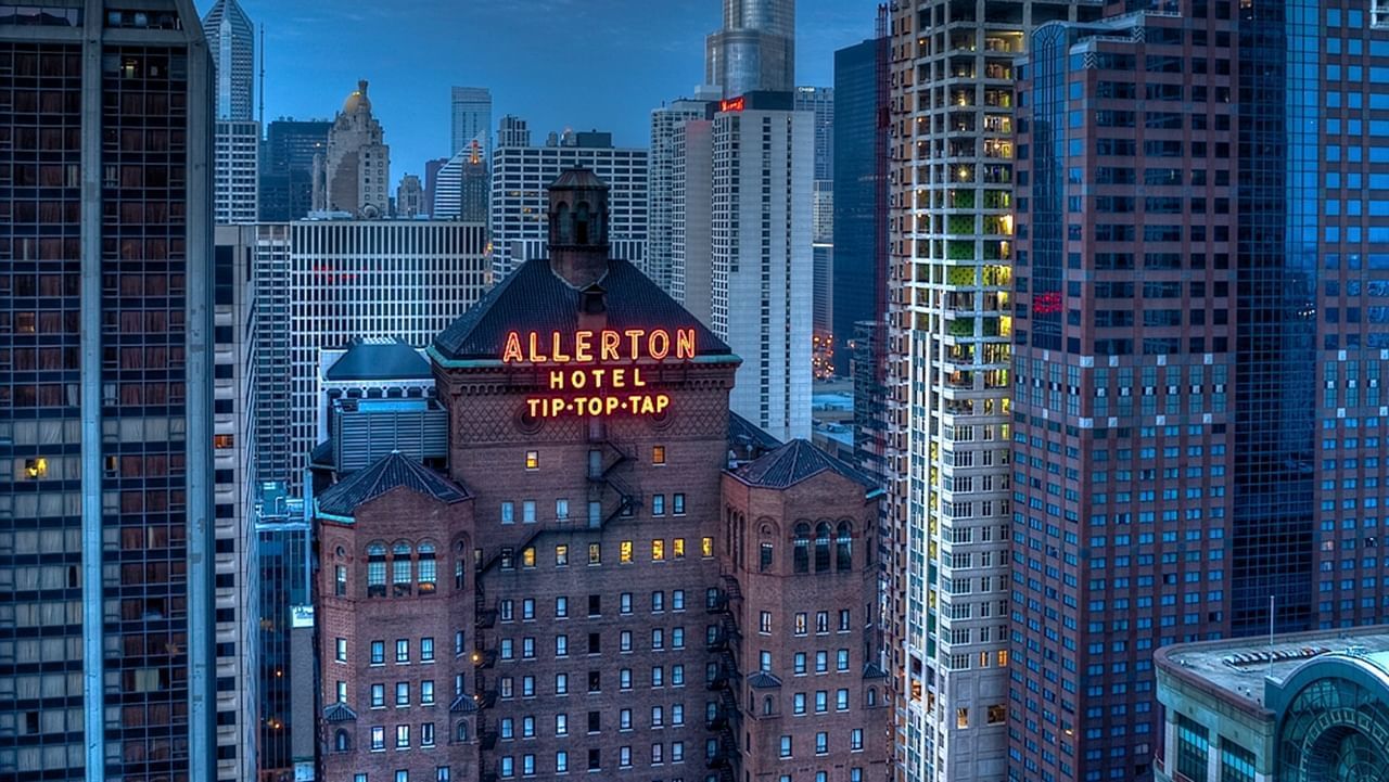 Evening Overview of Allerton Chicago
