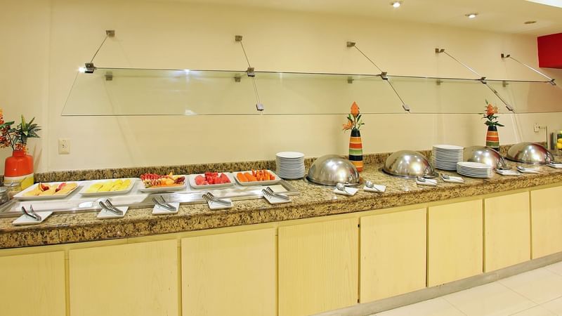 Buffet area in the restaurant at Fiesta Inn Coatzacoalcos