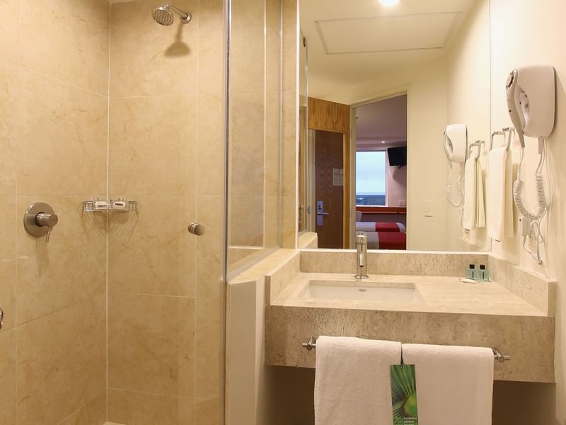 Complementos de baño en habitación superior 2 doble de One Hotels