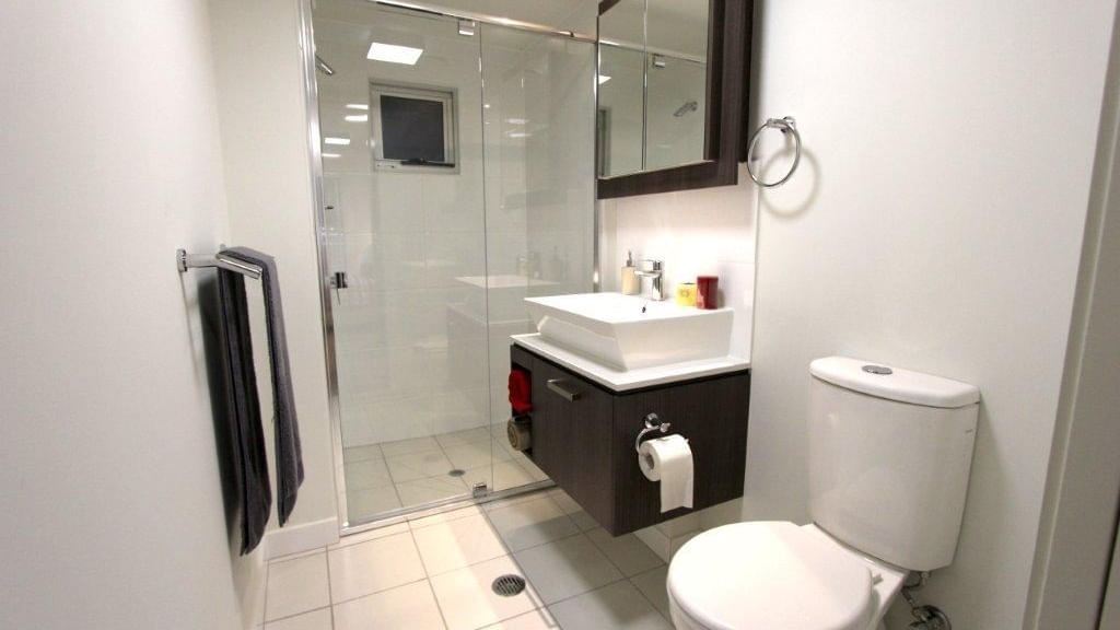 ON GAILEY - BATHROOM ENSUITE