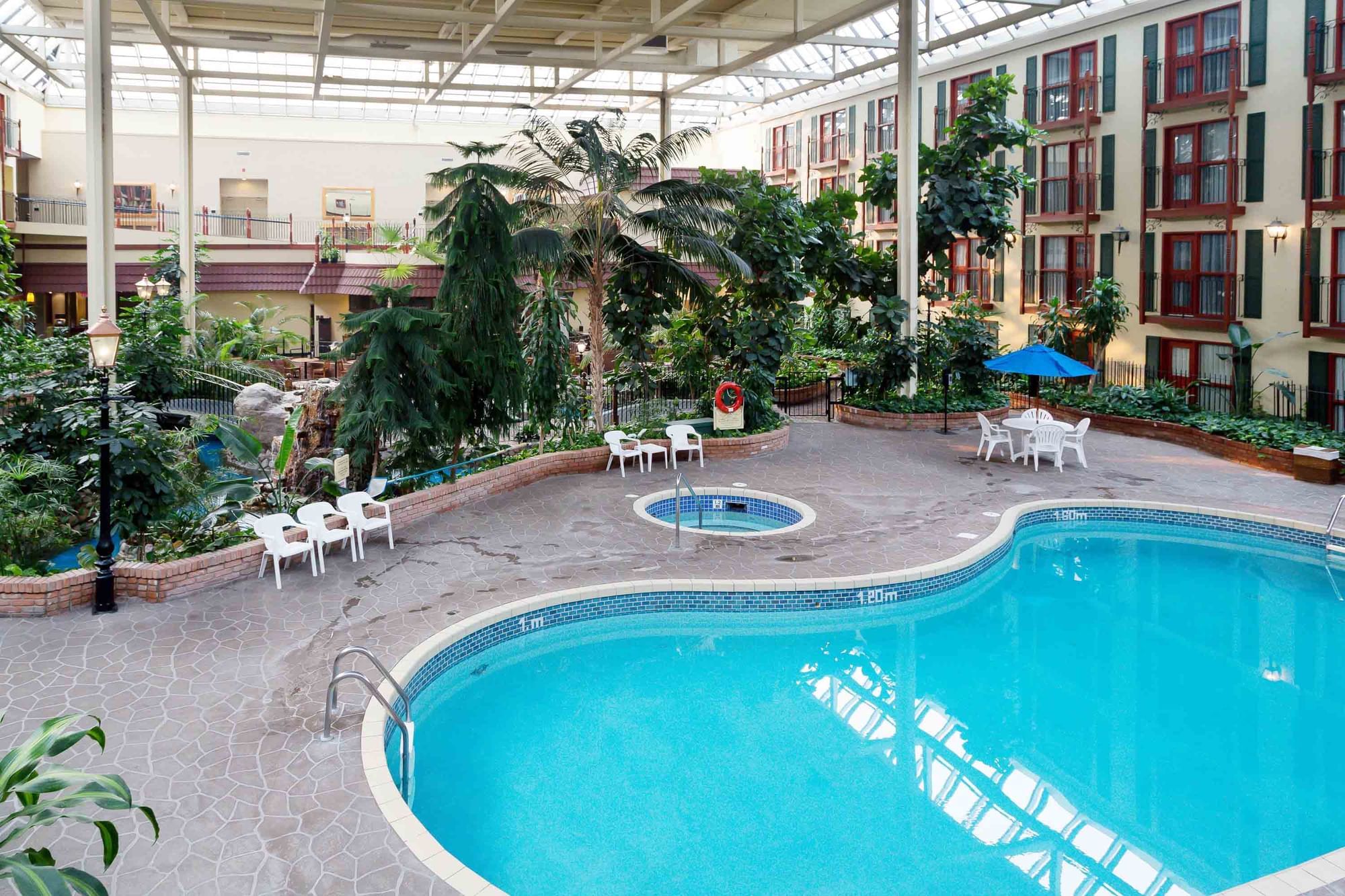 The pool at Sandman Signature Lethbridge Lodge