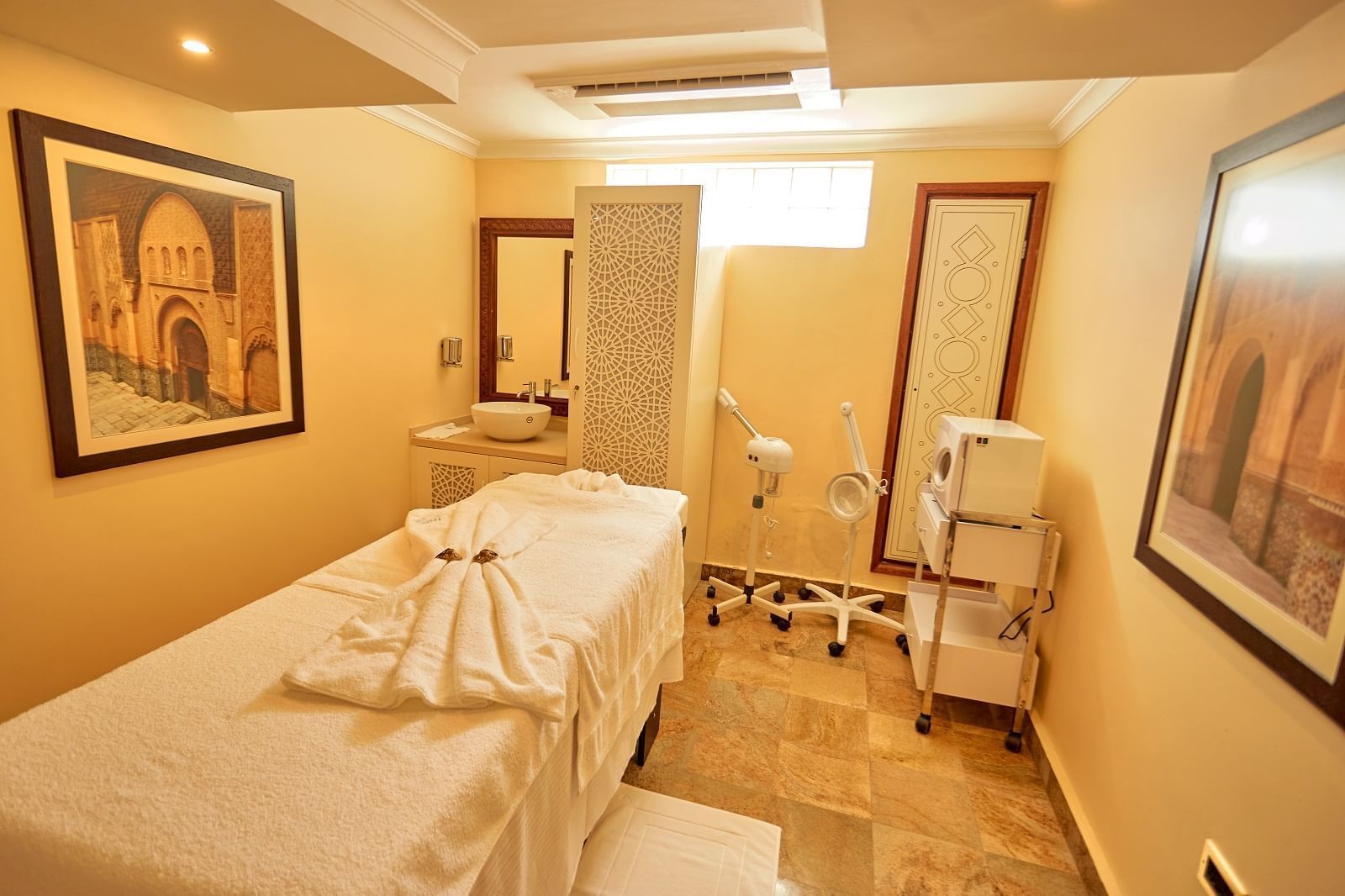 A Massage bed in the Spa at Goma Serena Hotel