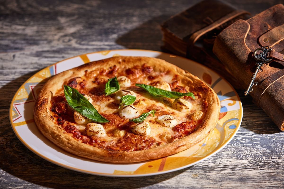 (2)２種のモッツァレラチーズを使用したPIZZAマルゲリータ