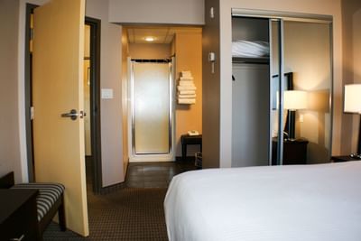 Suite bedroom