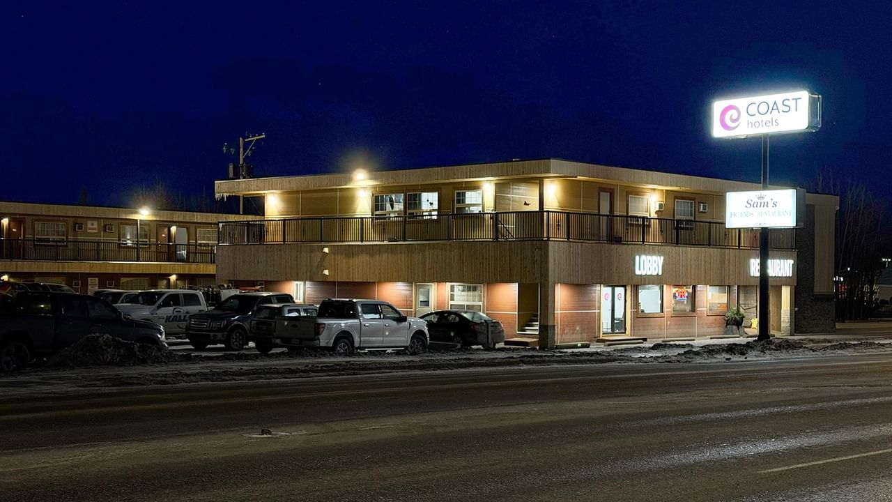 Coast Dawson Creek Hotel exterior