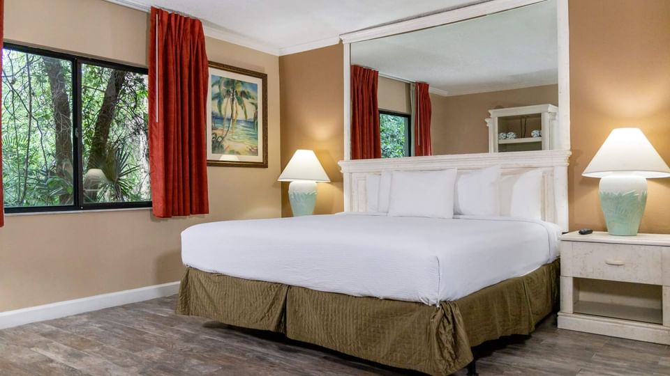 Master Bed in One-Bedroom Suite at the Oaks, Legacy Vacation Resorts