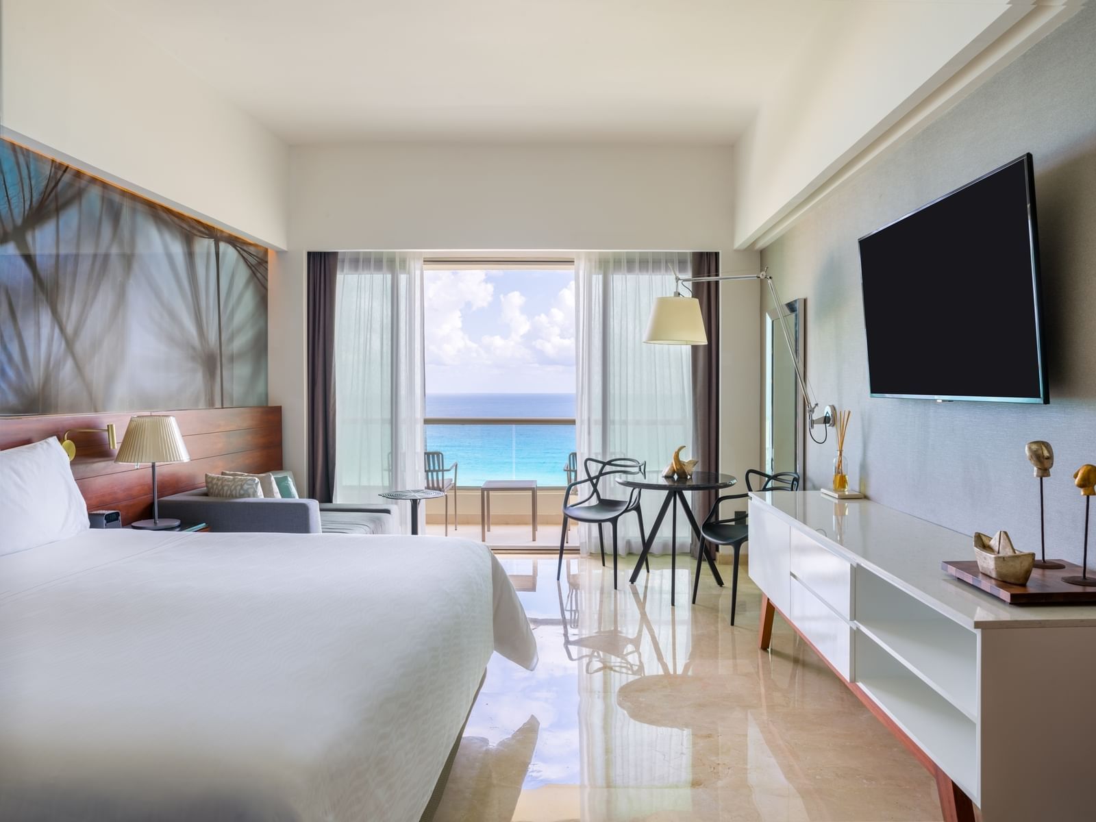 Premium Aqua Club Ocean Front 1 King - Live Aqua Beach Resort Cancún