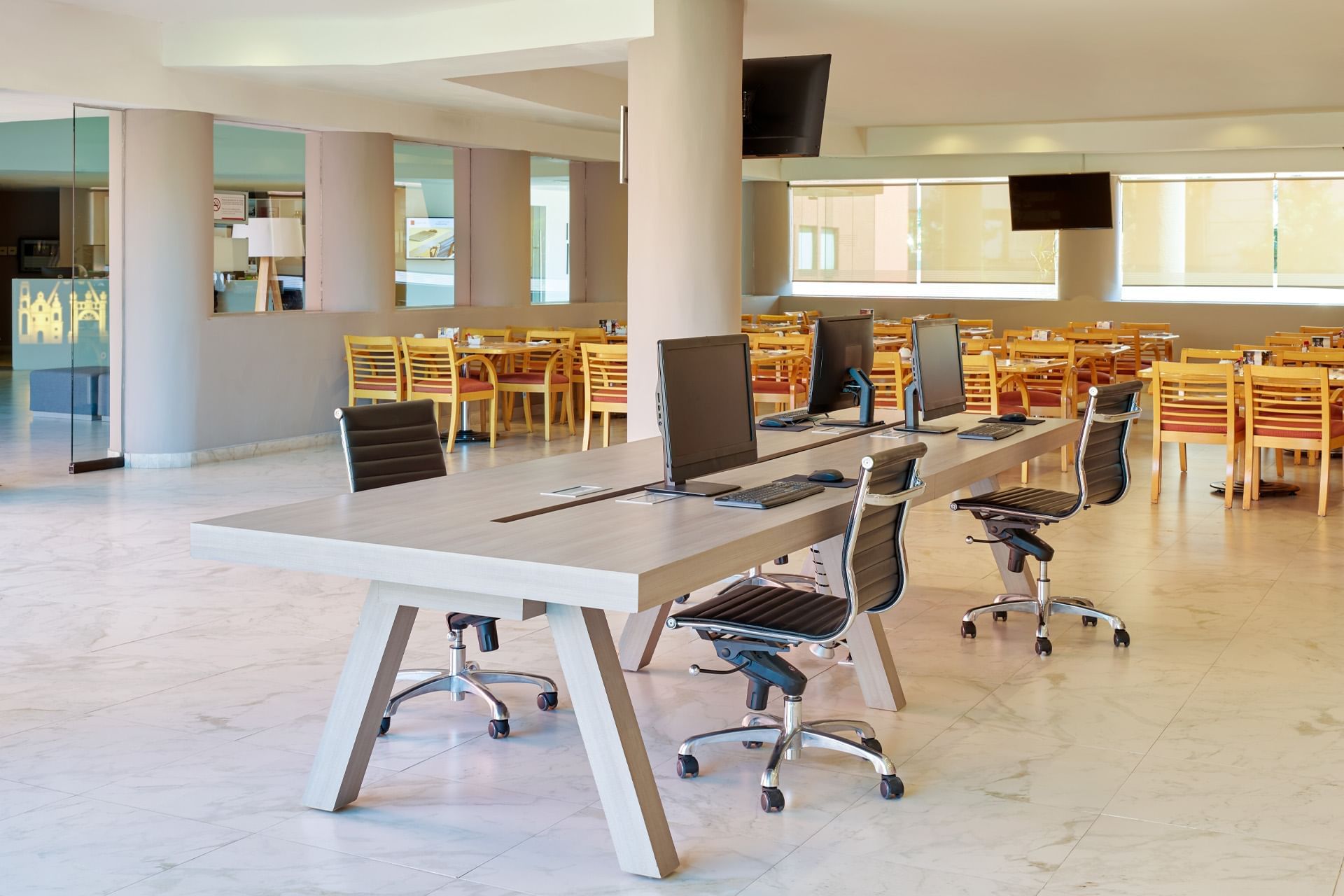 TRABAJA CON COMODIDAD