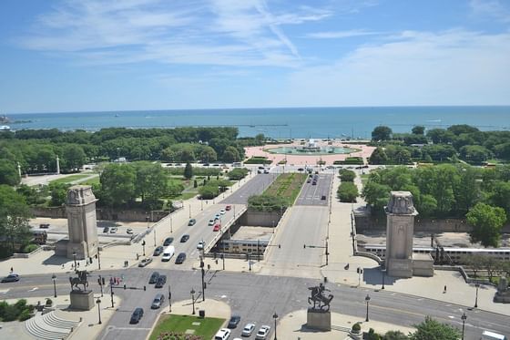 Rooftop View of Buckingham Fountain near Congress Plaza