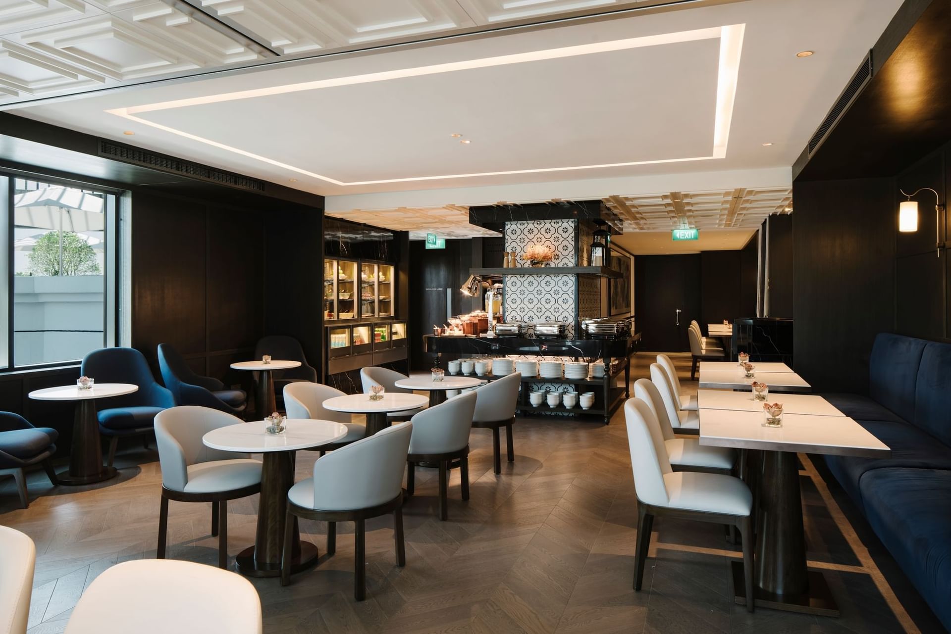 Image 5: https://image-tc.galaxy.tf/wijpeg-eet73aol7h6cdssgrmzro3mwq/gpch-crystal-club-lounge-7.jpg?width=1920