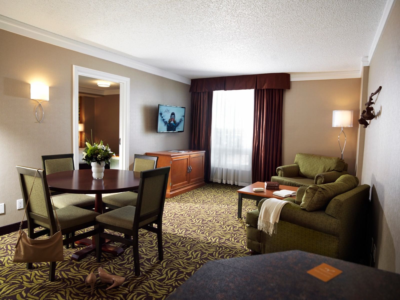 Edmonton Hotel Rooms & Suites | Varscona Hotel on Whyte