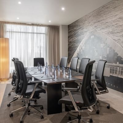 Comandante (Boardroom)