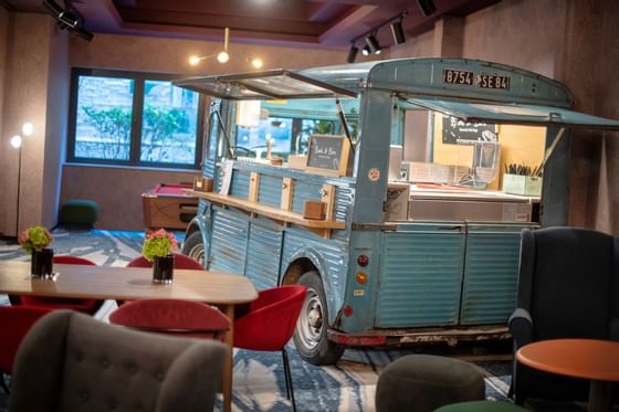 Foodtruck & table setting at Hotel Hubert Brussels