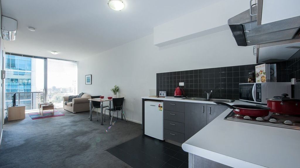 2 bedroom large apartment - kitchen
