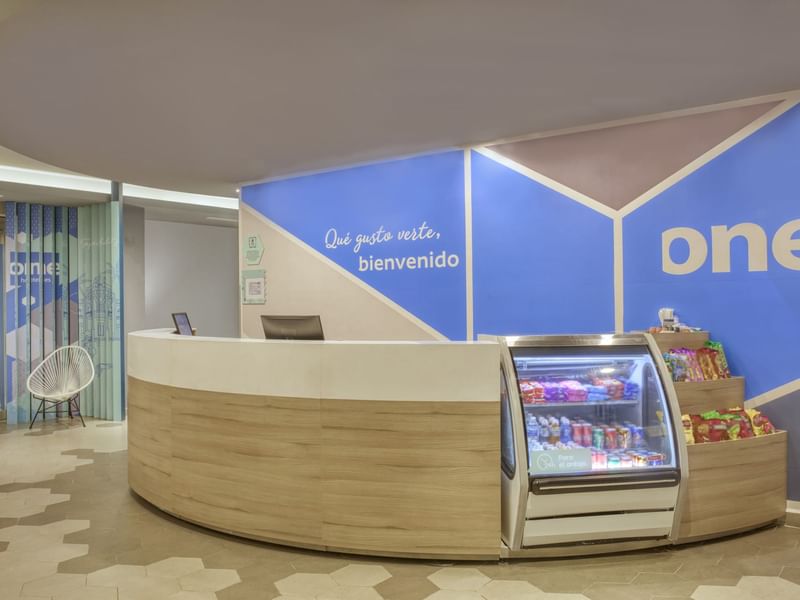 El mostrador de la sala de desayunos de One Hotels