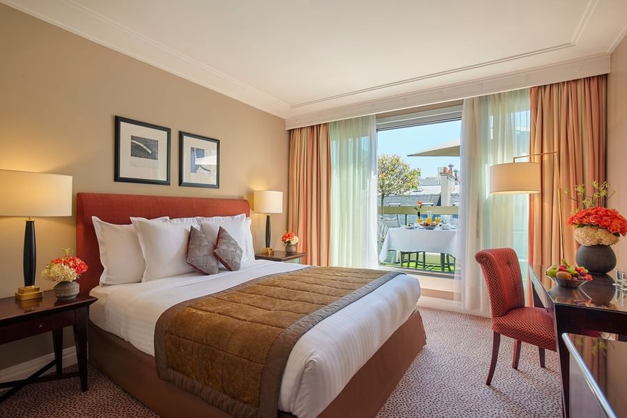 Chambre Deluxe avec terrasse à l'hôtel Warwick Paris