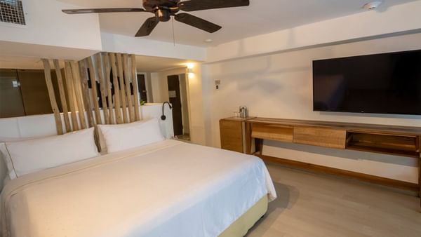 Deluxe Room with Pool, 1 King