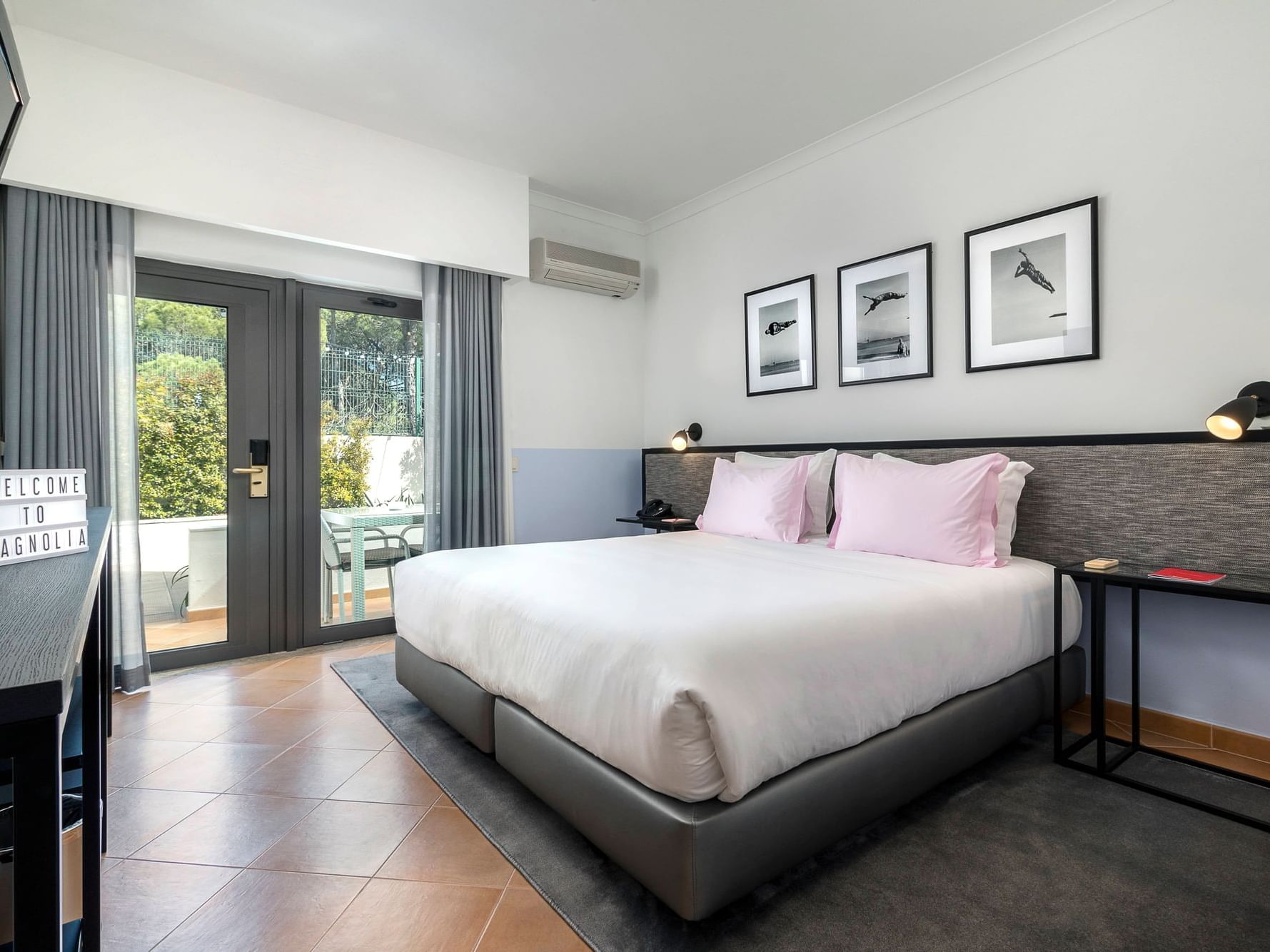 Double bedroom with terrace at The Magnolia Hotel