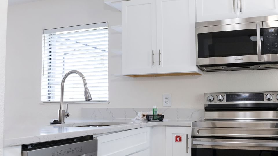 Kitchen, Two Bedroom Premium Suite in Palm Coast at Legacy Vacation Resorts