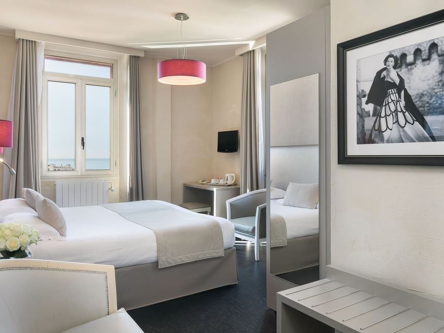 Double bedRoom with Seaview at Hotel des Orangers