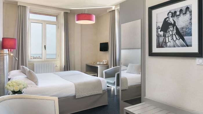 Double bedRoom with Seaview at Hotel des Orangers