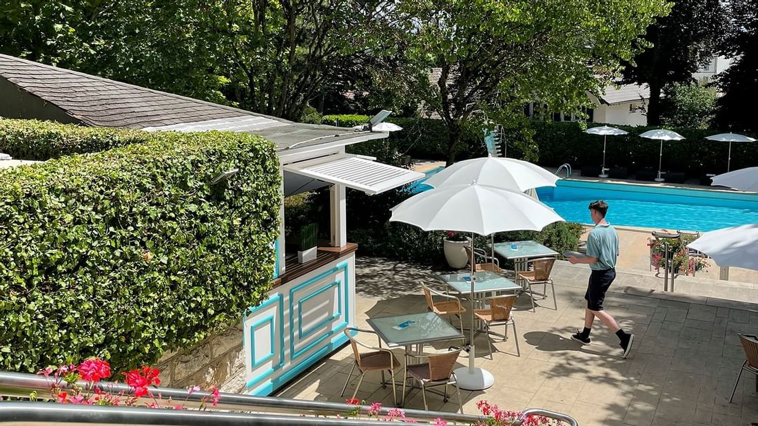 Pool House en été.