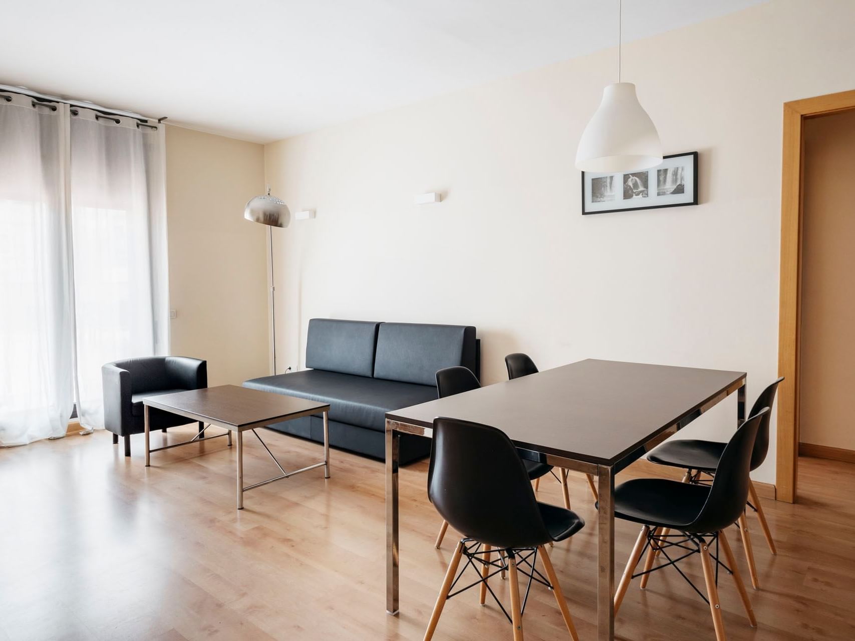 Dining & living area in Terrace room at Barcelona Apartment