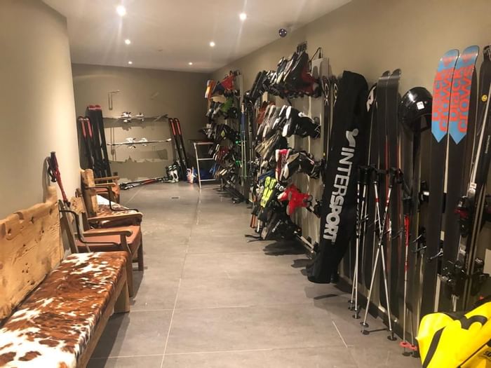 salle ski snowboard chaussure bâton 