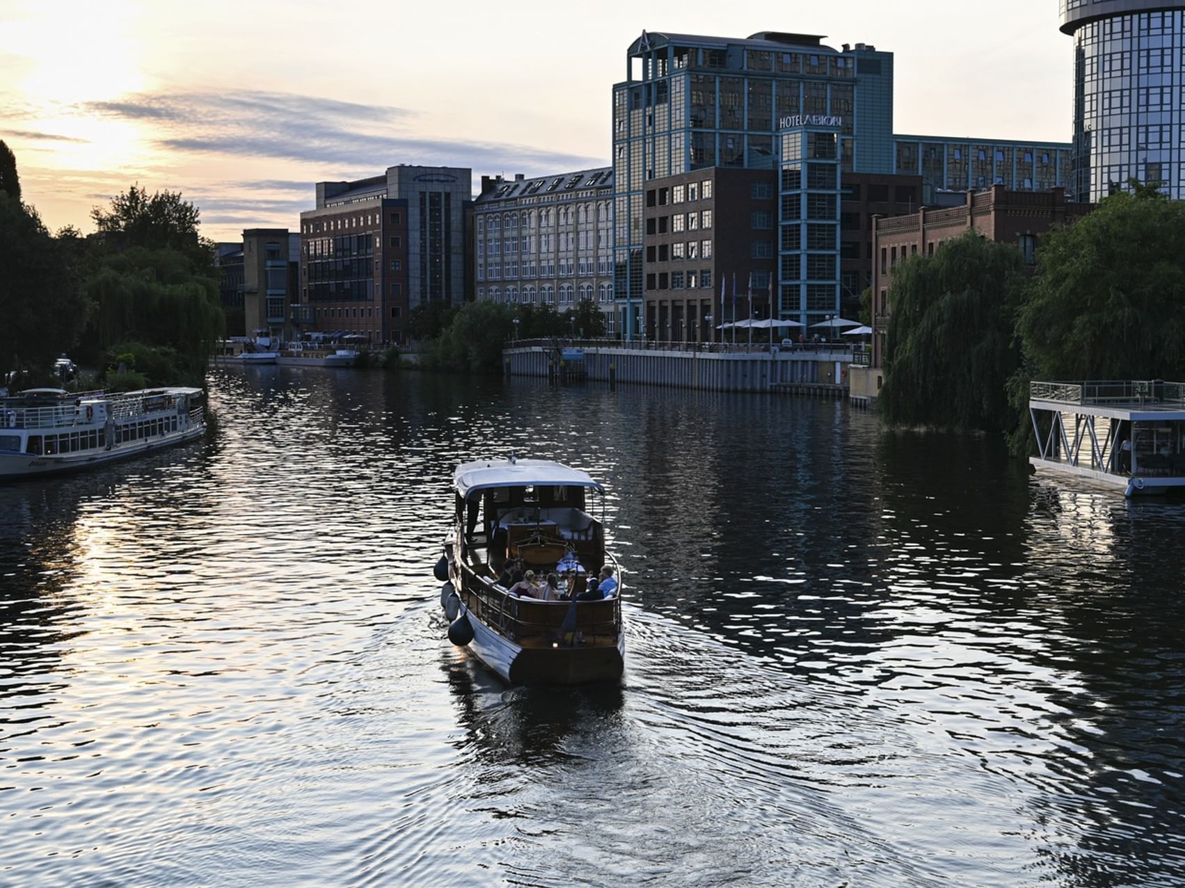 Abion Spreebogen Waterside Hotel Berlin