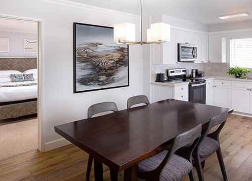 Santa Barbara Harbor Hotel living space