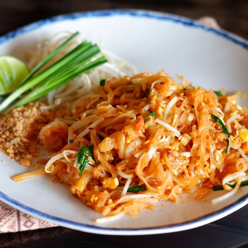 Experience Thai food - Phad Thai