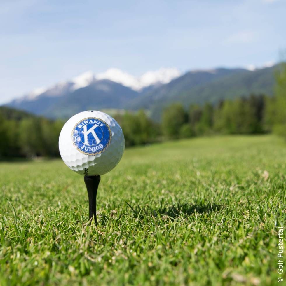 Close-up of golf ball on a tee at Falkensteiner Hotels