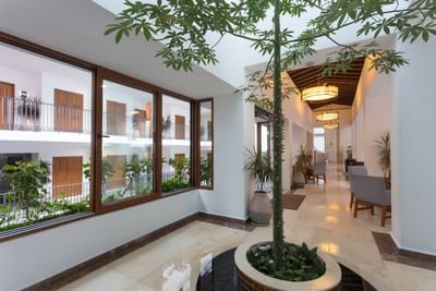 Lobby de Almar Resort Luxury LGBT